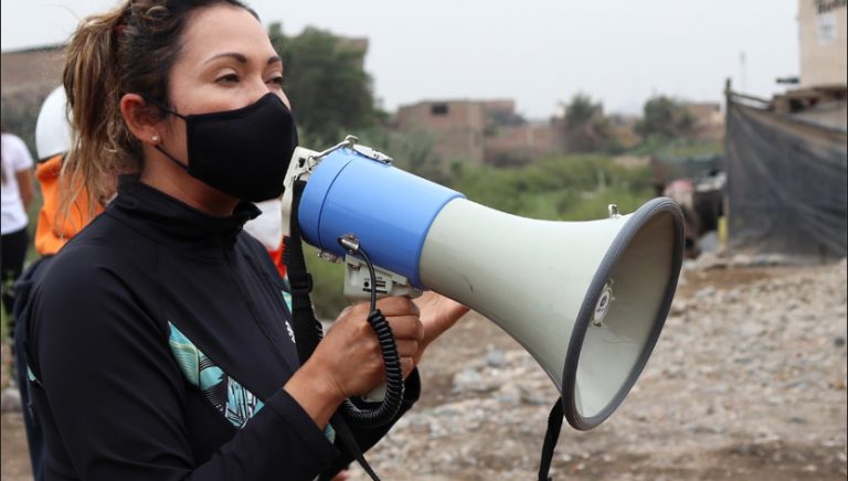 M Nica Acu A La Dama De Los Cerros De Comas Se Al Alternativa